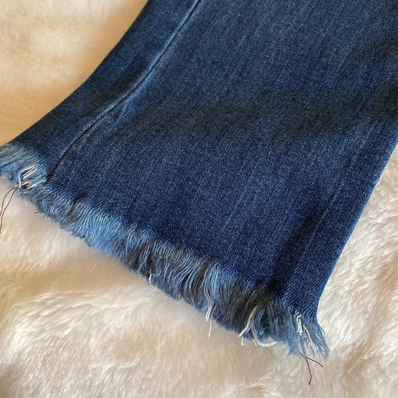 PLUS Size 18 ALMOST FAMOUS Mid Rise Roll Cuff Ripped Jeans - Picture 6 of 10